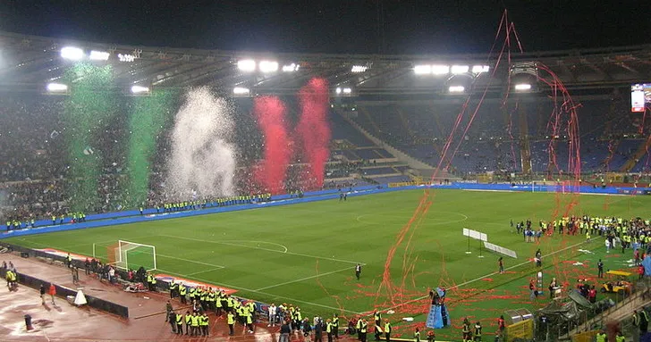 Khung cảnh khán đài bên trong sân vận động Stadio Olimpico