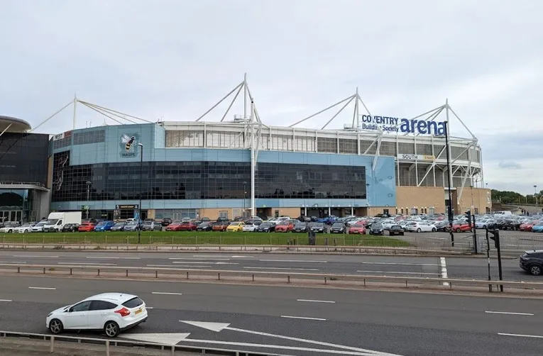 Mặt ngoài sân vận động Coventry Building Society Arena