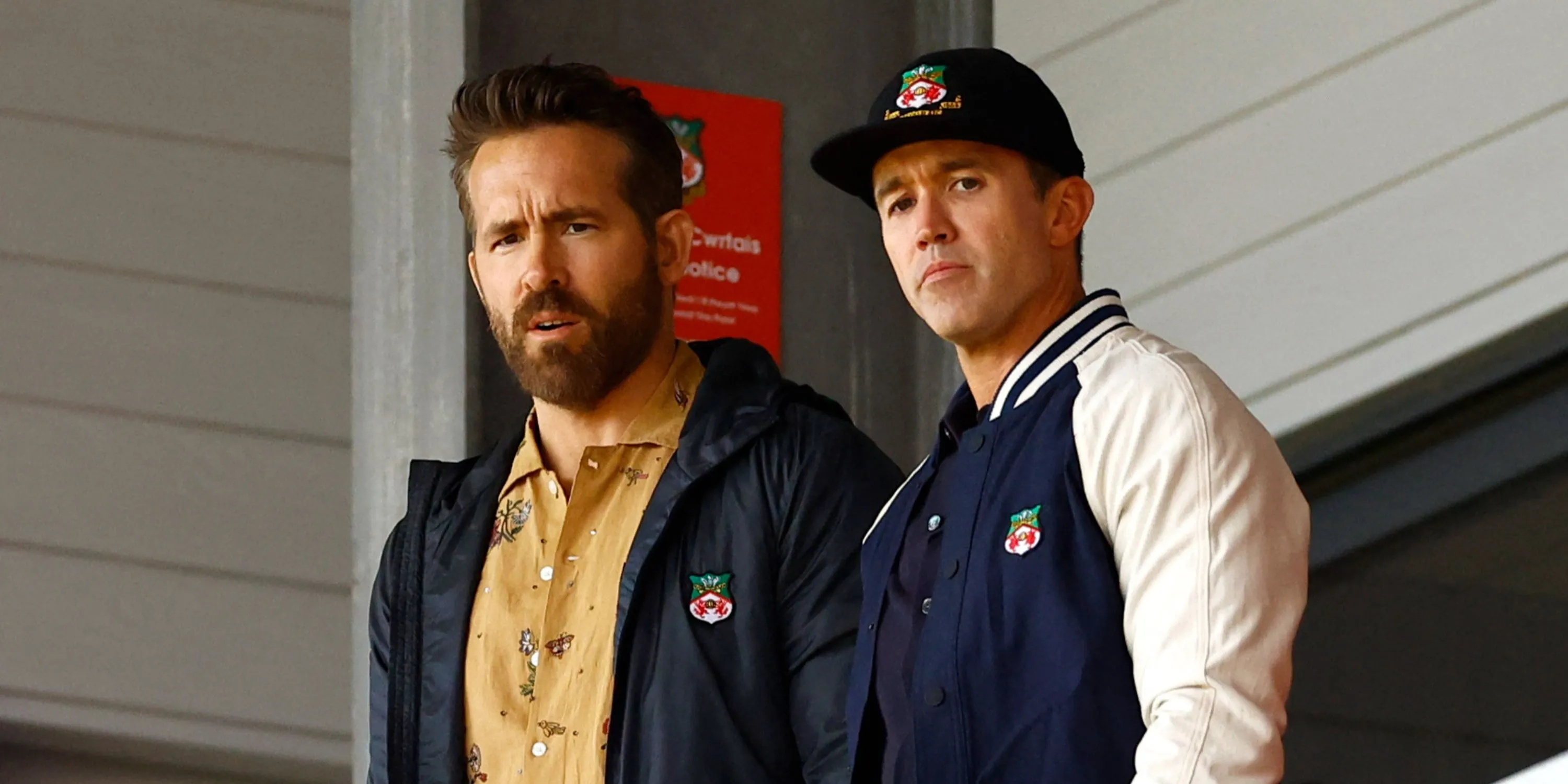 Ryan Reynolds và Rob McElhenney ăn mừng cùng Wrexham AFC