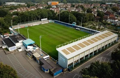 Sân Cherrywood Road, "ngôi nhà" của câu lạc bộ Farnborough FC