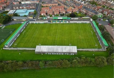 Sân Croft Park nhìn từ trên cao, biểu tượng của Blyth Spartans