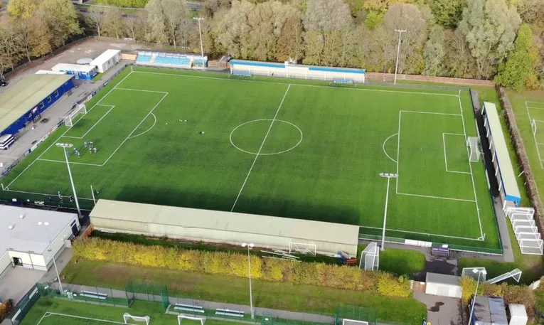 Sơ đồ bố trí chỗ ngồi và các khán đài tại sân Court Place Farm của Oxford City FC