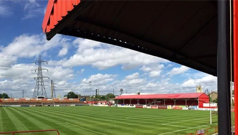 Sơ đồ bố trí khu vực khán đài và chỗ ngồi tại sân vận động Stonebridge Road của Ebbsfleet United, hướng dẫn chi tiết cho người hâm mộ.