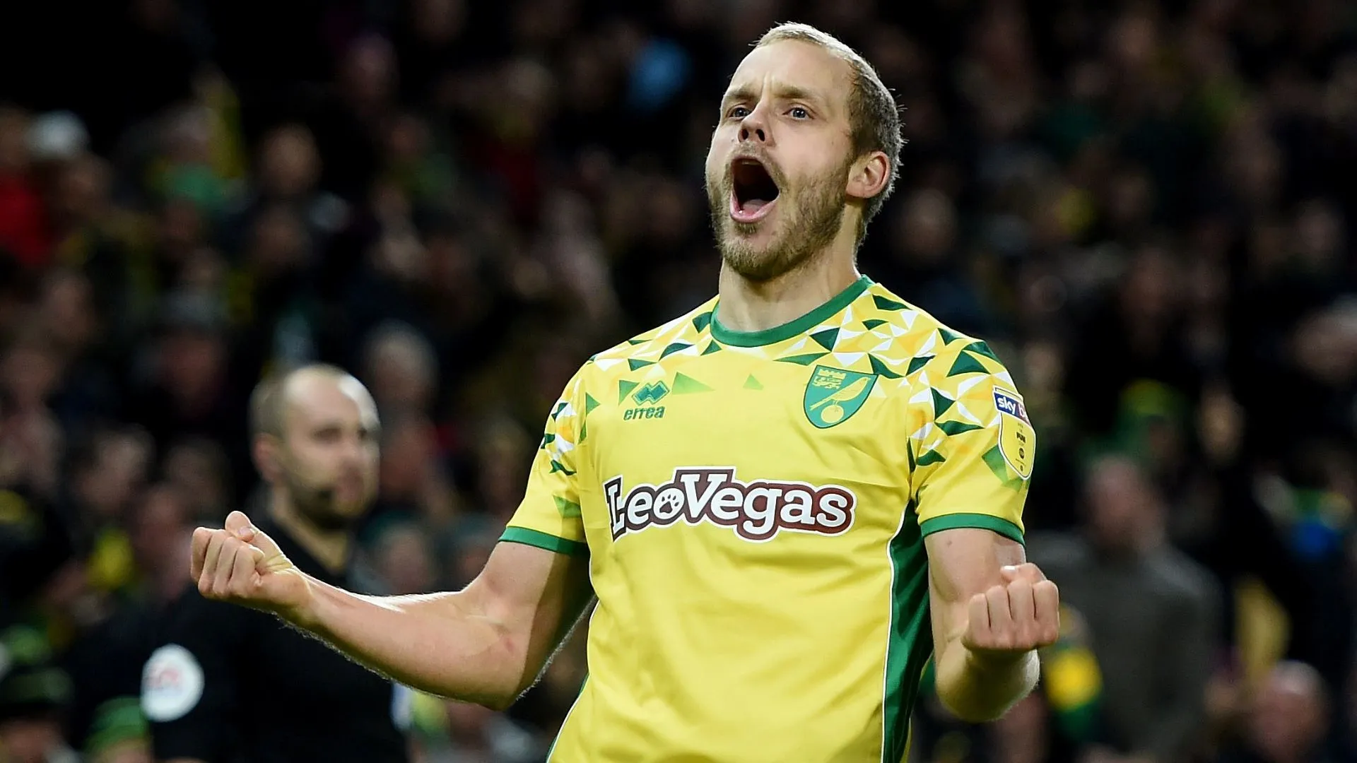 Teemu Pukki ăn mừng bàn thắng cho Norwich City