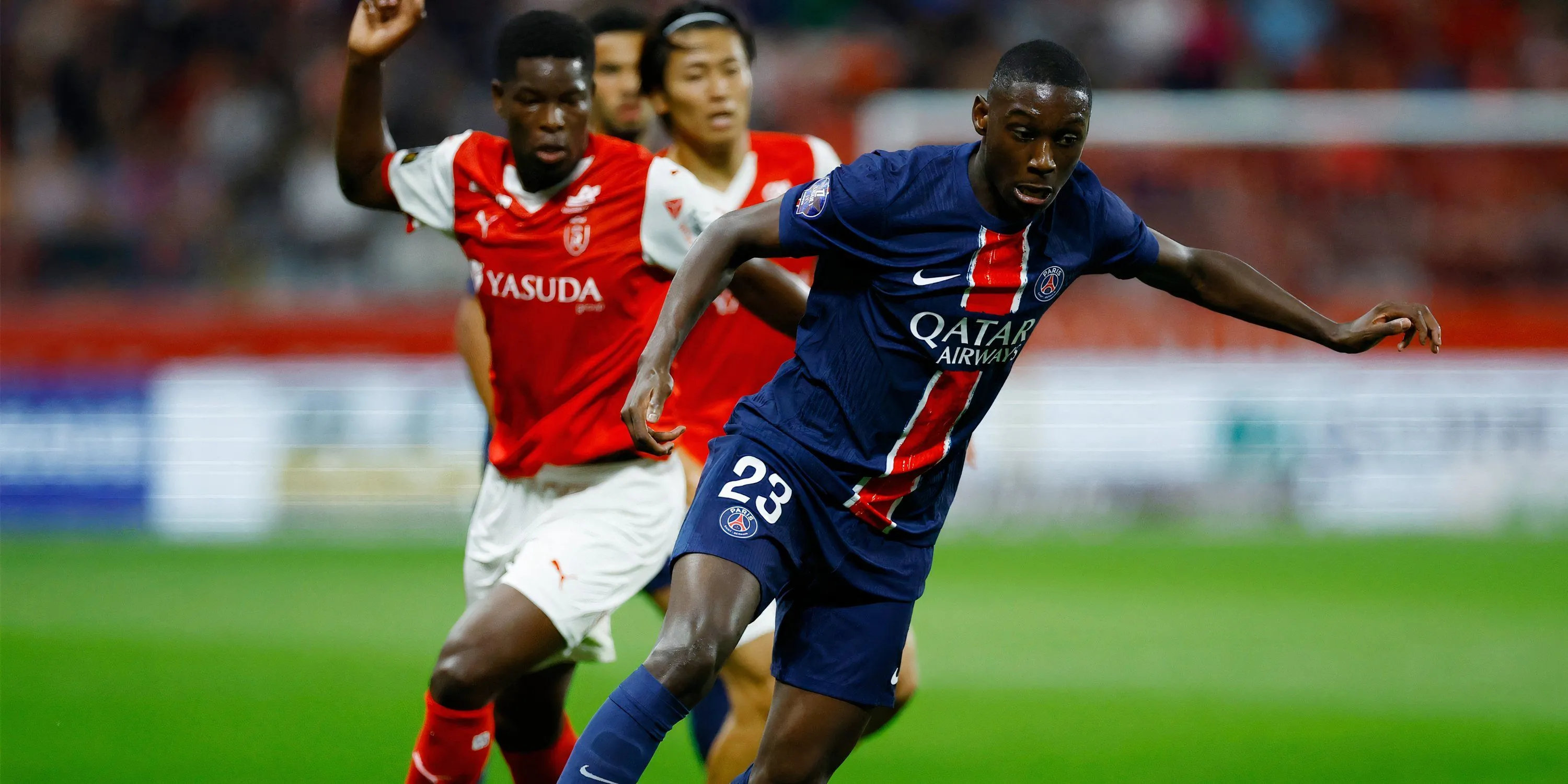 Tiền đạo Randal Kolo Muani trong màu áo PSG thi đấu tại Ligue 1