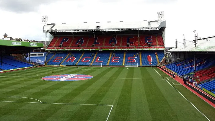 Toàn cảnh nội thất sân vận động Selhurst Park từ trên cao