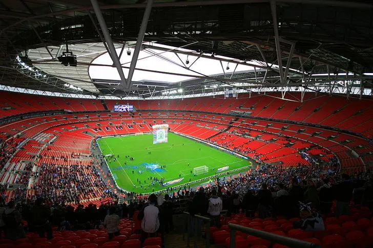 Toàn cảnh nội thất sân Wembley nhìn từ trên cao