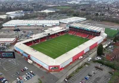 Toàn cảnh sân Bescot Stadium nhìn từ trên cao, cho thấy cấu trúc và khu vực xung quanh
