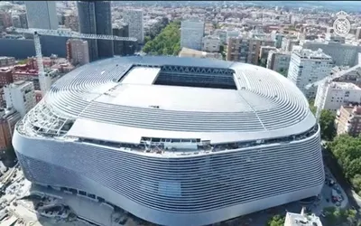 Toàn cảnh sân vận động Santiago Bernabéu mới được nâng cấp