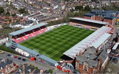 Toàn cảnh sân vận động St. James Park Exeter nhìn từ trên cao