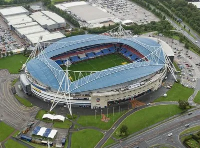 Toàn cảnh sân vận động Toughsheet Community của Bolton Wanderers từ trên cao