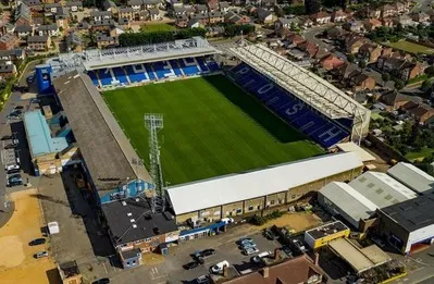 Tổng quan sân vận động Weston Homes Stadium từ trên cao, sân nhà của Peterborough United
