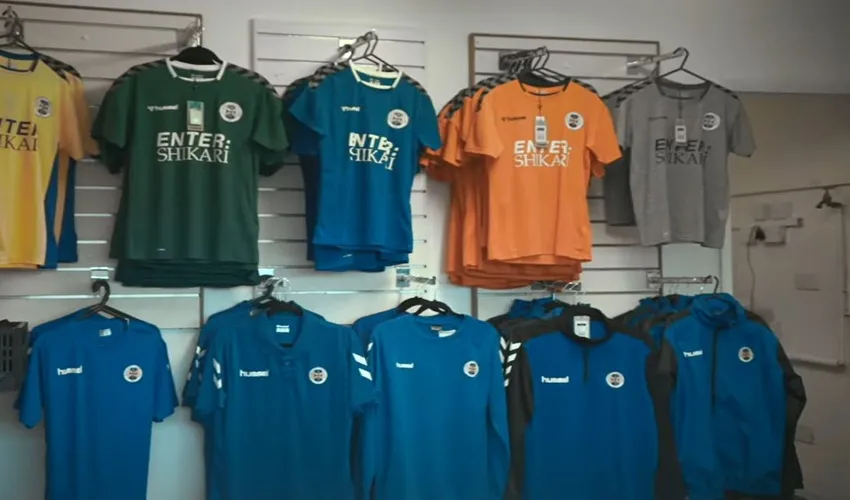 Trang phục thi đấu của St Albans FC