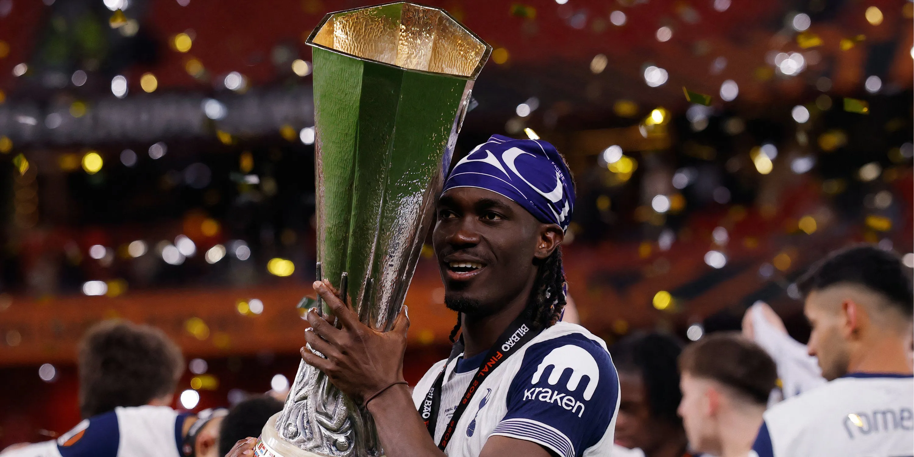Yves Bissouma thi đấu cho Tottenham, tiền vệ người Mali đang đứng trước khả năng rời đội.