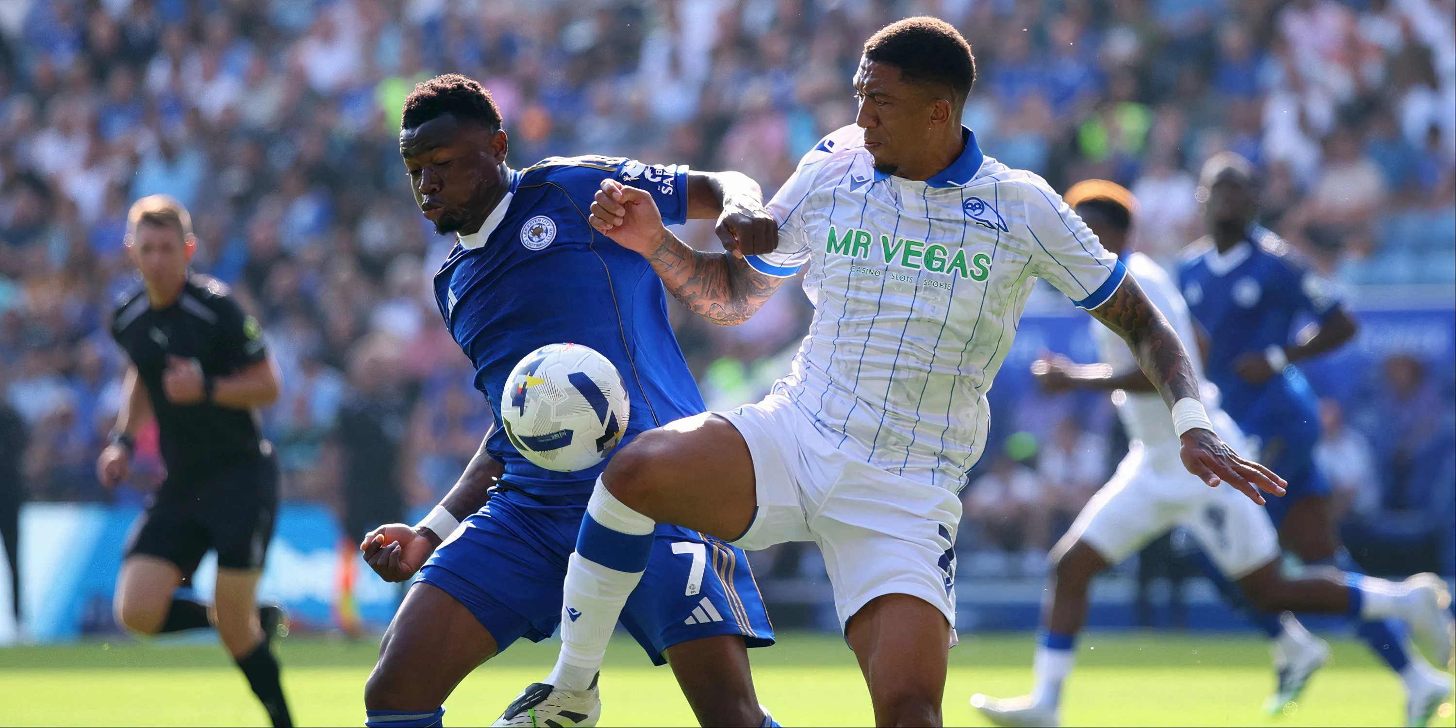 Cầu thủ Abdul Fatawu trong màu áo Leicester City