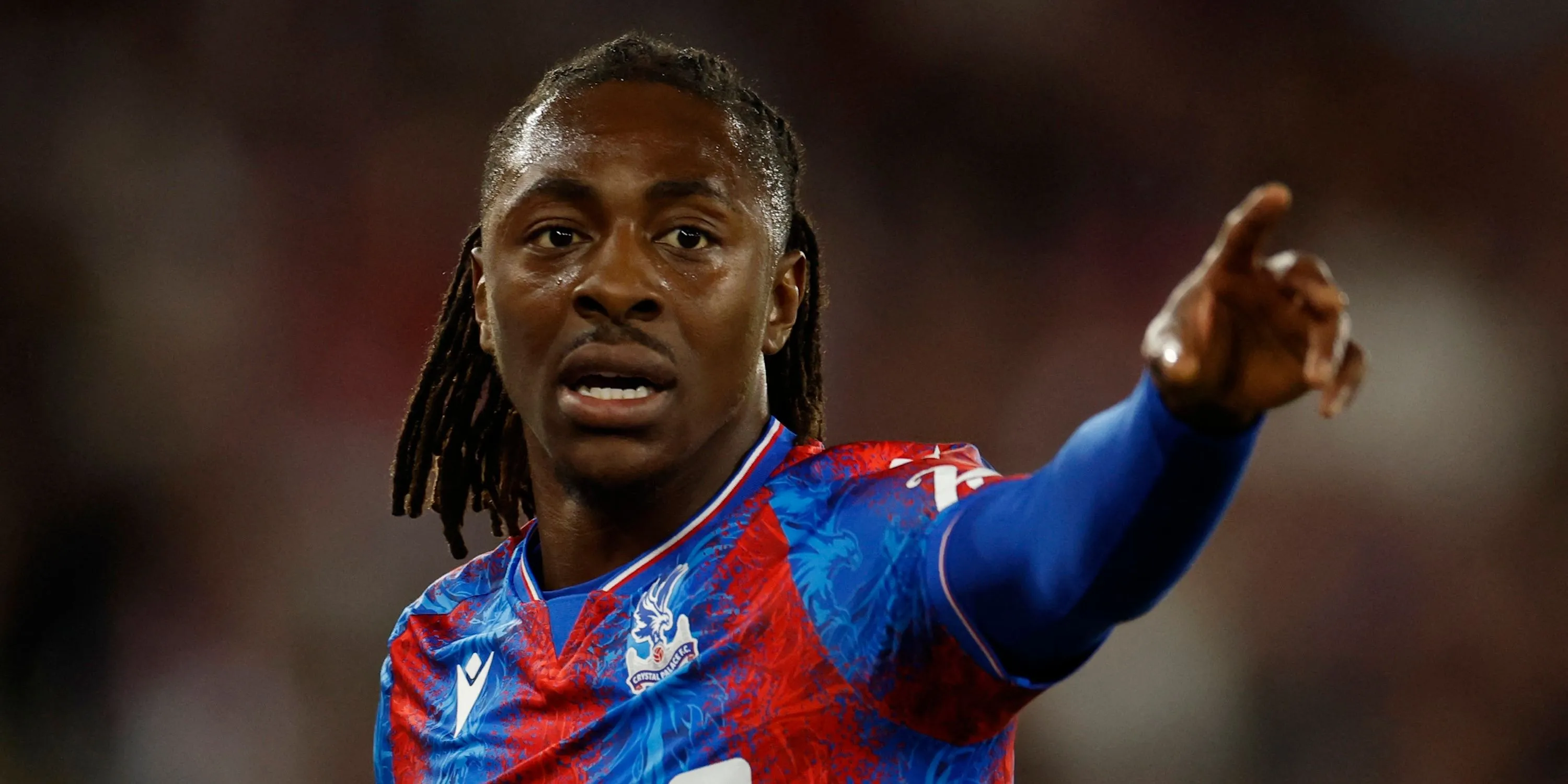 Eberechi Eze thi đấu cho Crystal Palace, thể hiện khả năng trên sân cỏ Premier League