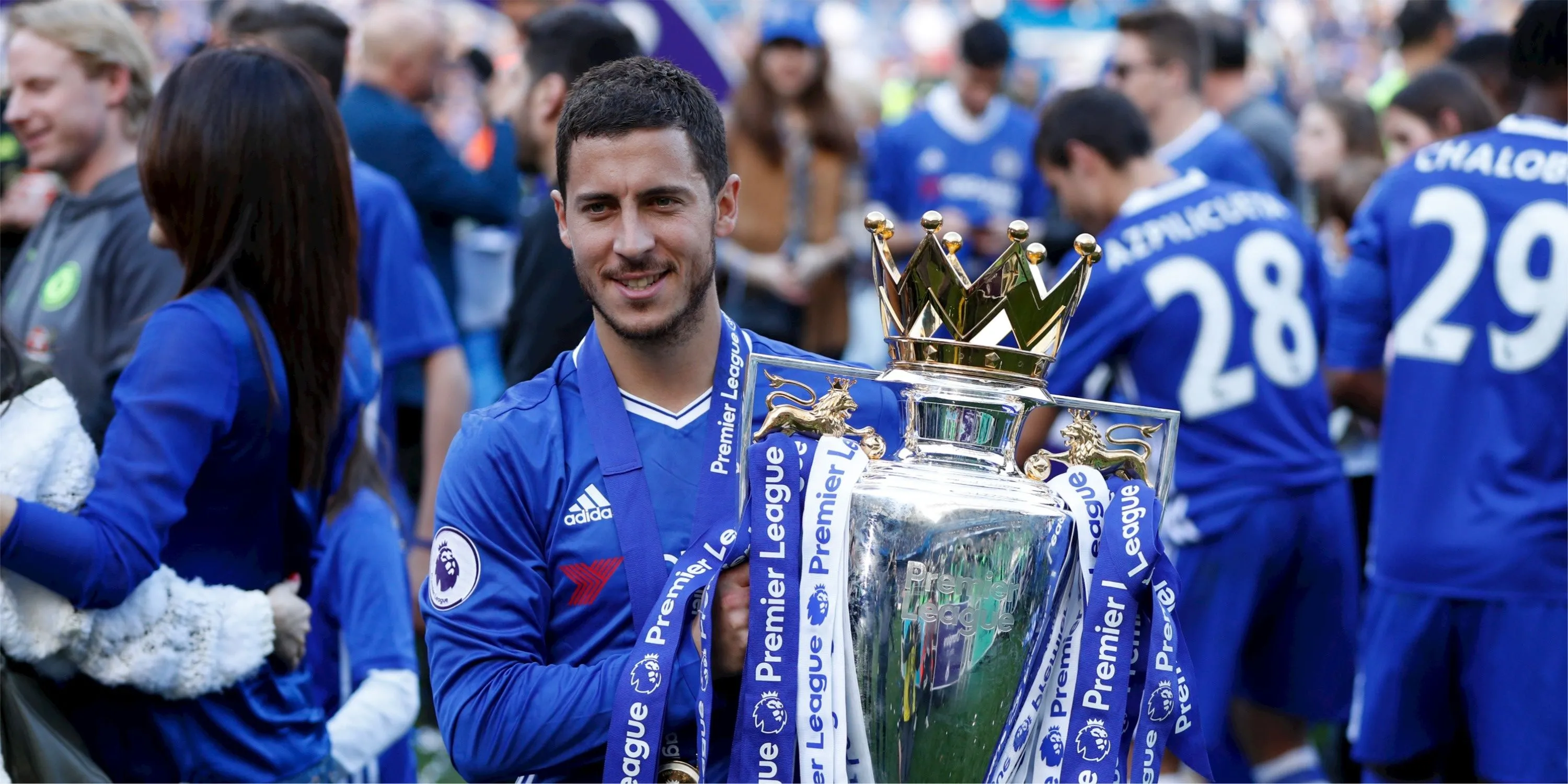 Eden Hazard trong màu áo Chelsea dưới thời Jose Mourinho, biểu tượng của sự sáng tạo.