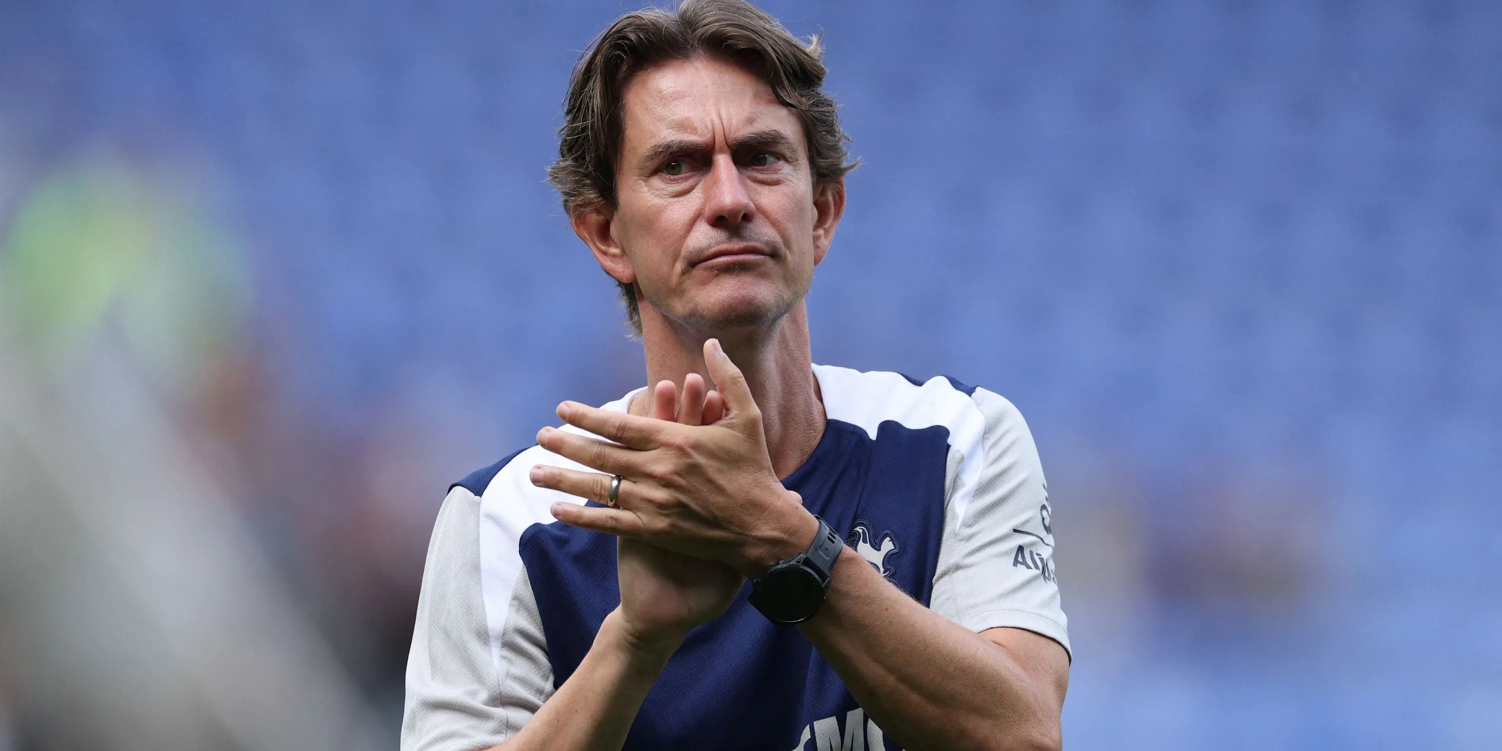 HLV Thomas Frank ăn mừng cùng Tottenham Hotspur sau trận đấu