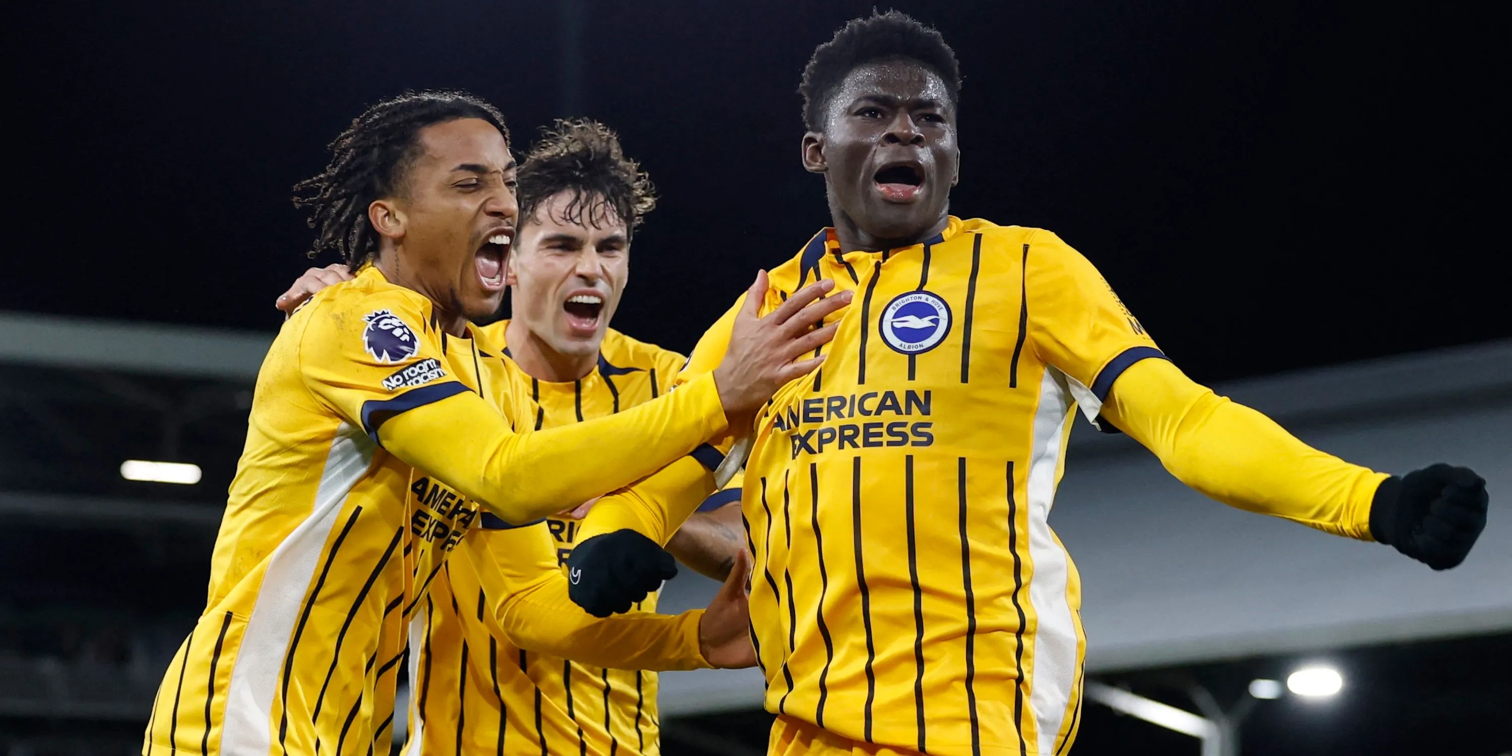 Matt O'Riley của Brighton ăn mừng bàn thắng cùng Carlos Baleba và Joao Pedro, thể hiện khả năng tấn công của tiền vệ người Đan Mạch