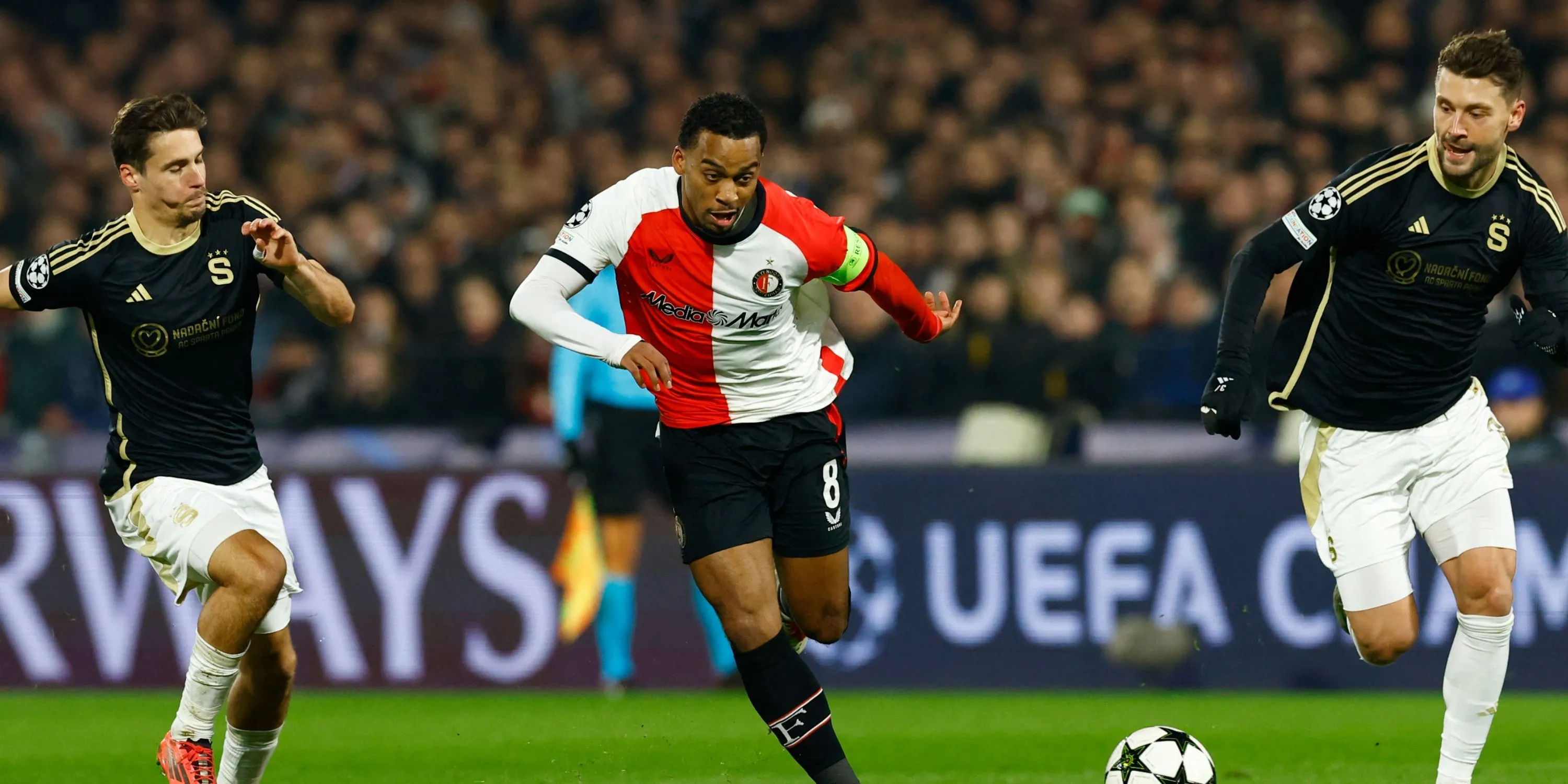 Quinten Timber trong màu áo Feyenoord, mục tiêu thay thế của Manchester United