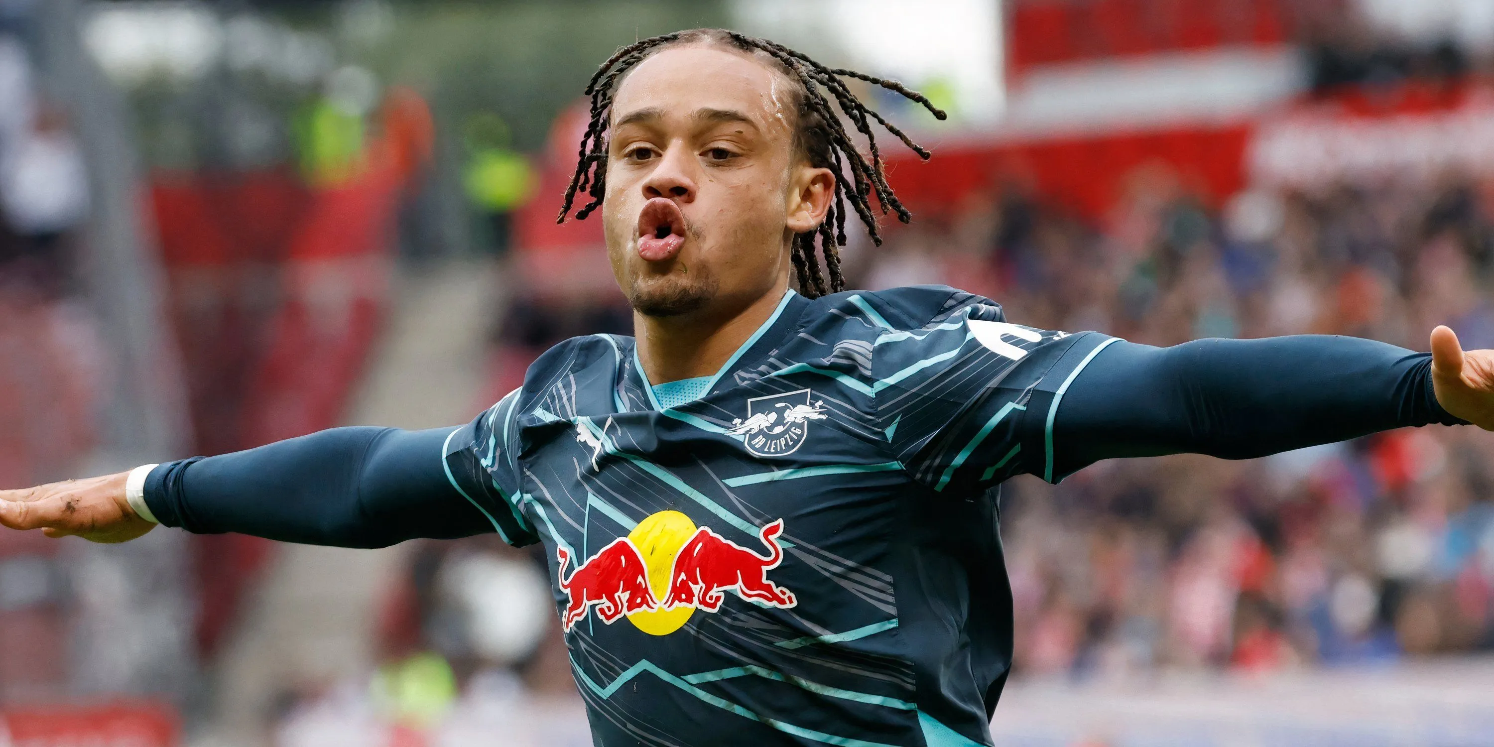 Xavi Simons trong màu áo RB Leipzig, ngôi sao trẻ tiềm năng từng được Arsenal quan tâm.