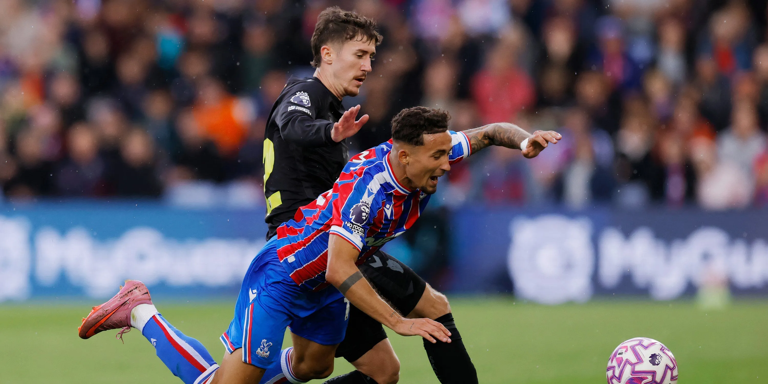 Hậu vệ cánh Trai Hume, ngôi sao thầm lặng với giá trị thị trường tăng vọt của Sunderland