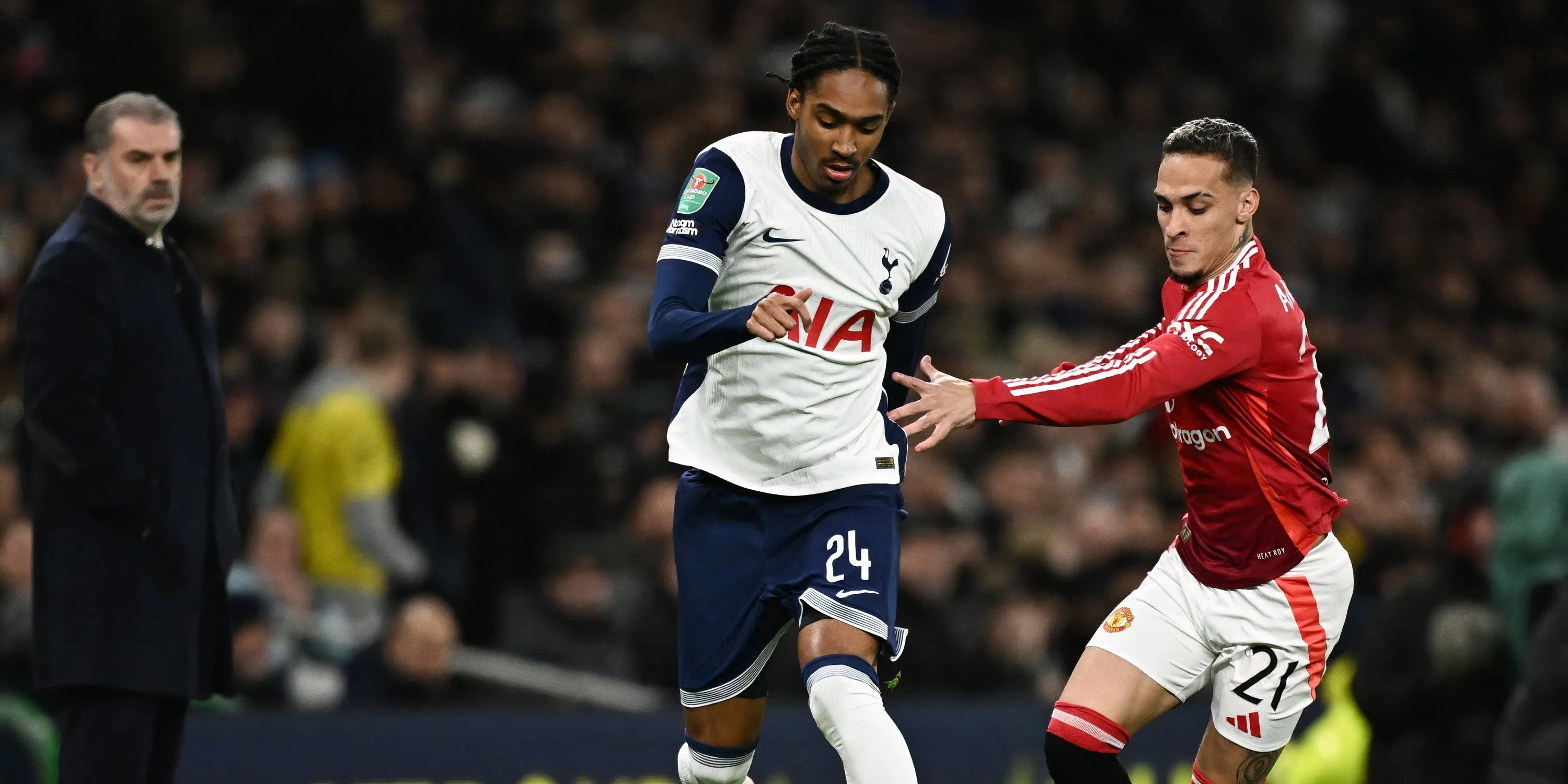 Hậu vệ Djed Spence trong màu áo Tottenham Hotspur