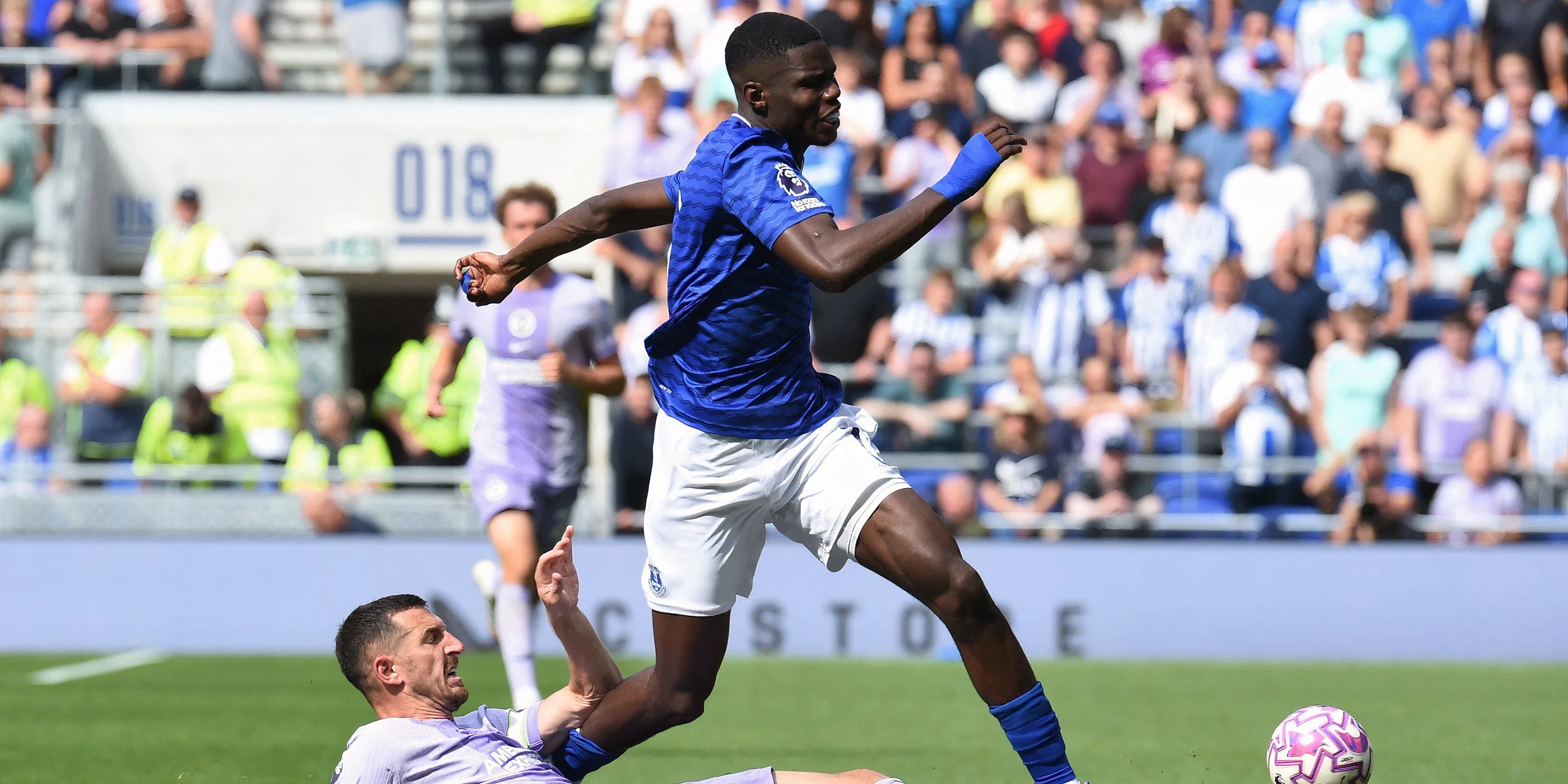 Thierno Barry - Tiền đạo trẻ đầy triển vọng của Everton
