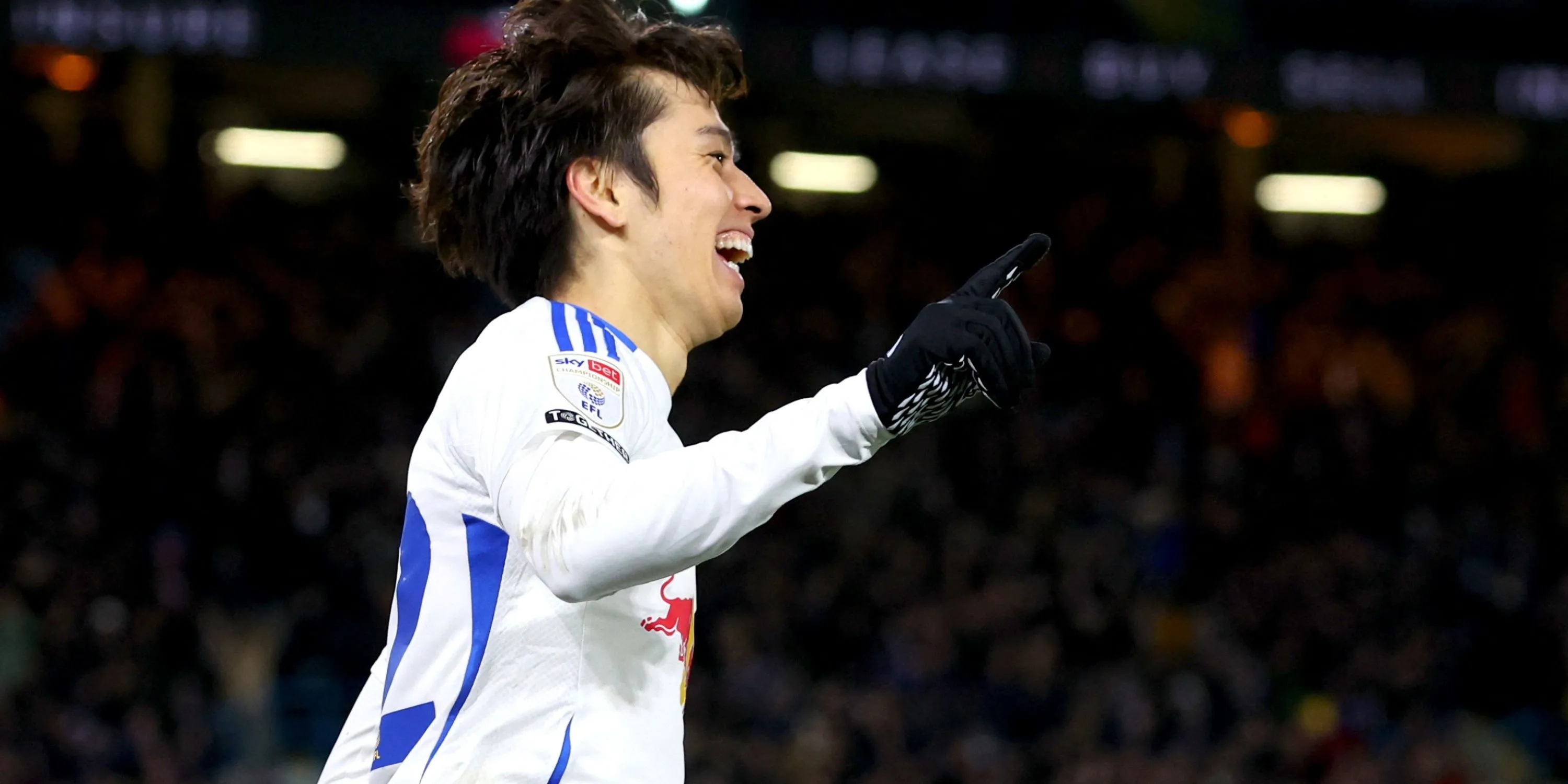 Tiền vệ Ao Tanaka của Leeds United thi đấu với phong độ cao ở Championship và chuẩn bị trở lại sau chấn thương