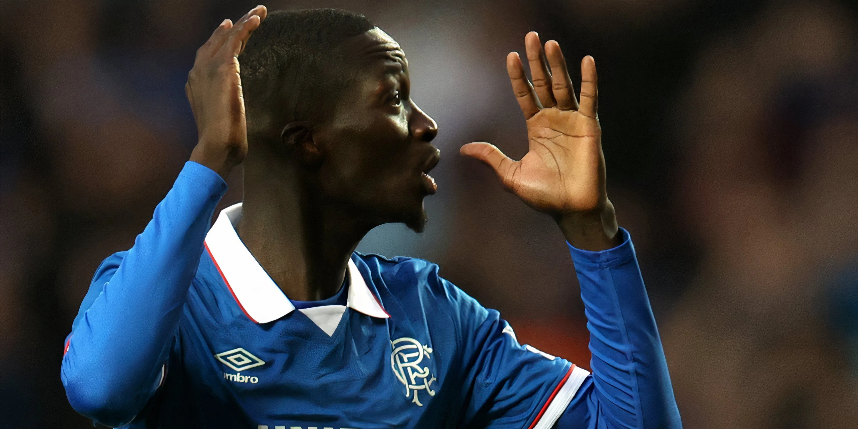 Tiền vệ Mohamed Diomande thi đấu cho Rangers tại Ibrox.