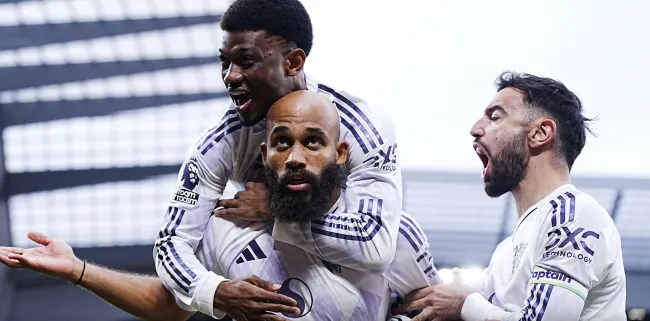 Amorim đối mặt bài toán phong tỏa Carlos Baleba của Brighton tại Old Trafford