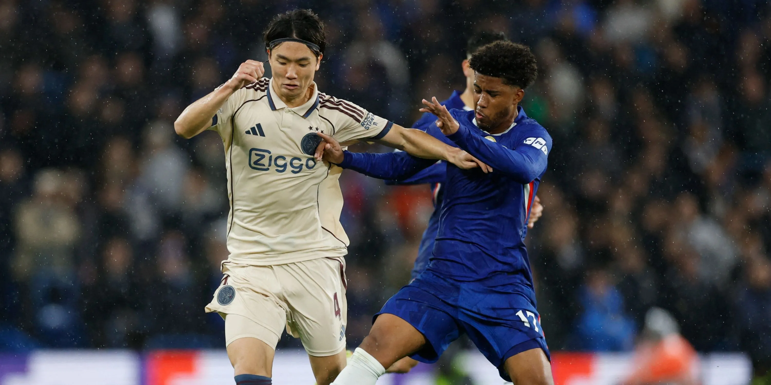 Andrey Santos trong màu áo Chelsea/Champions League — mục tiêu chuyển nhượng của Man Utd
