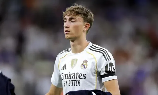 Dean Huijsen phục hồi chấn thương bắp chân, sẵn sàng trở lại tập luyện cùng Real Madrid trước El Clasico
