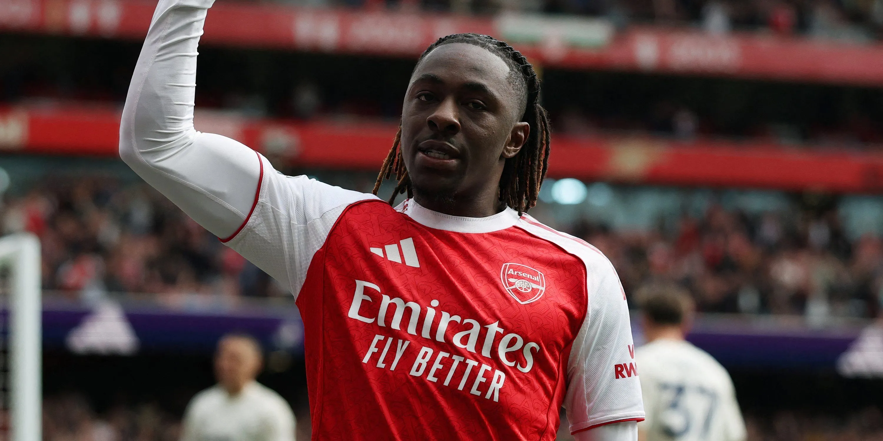 Eze trong màu áo Arsenal với khả năng tấn công đa dạng, hỗ trợ tiền đạo