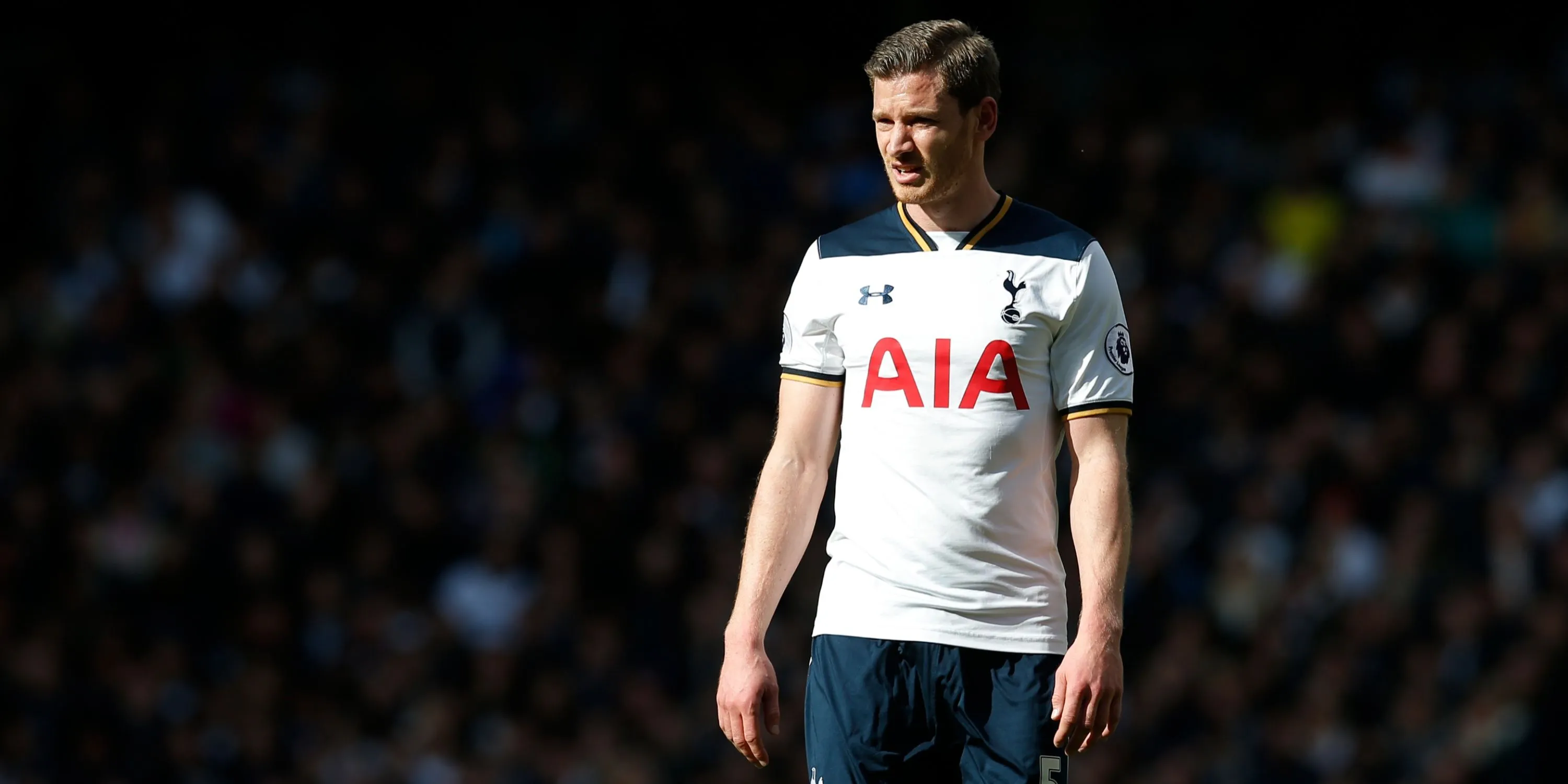 Jan Vertonghen trong màu áo Tottenham — biểu tượng trung vệ phòng ngự và tấn công ở khu vực cấm địa
