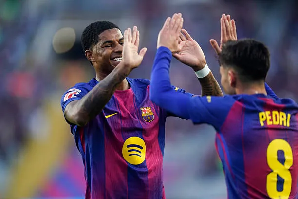 Marcus Rashford khen ngợi Pedri của Barcelona trước El Clasico