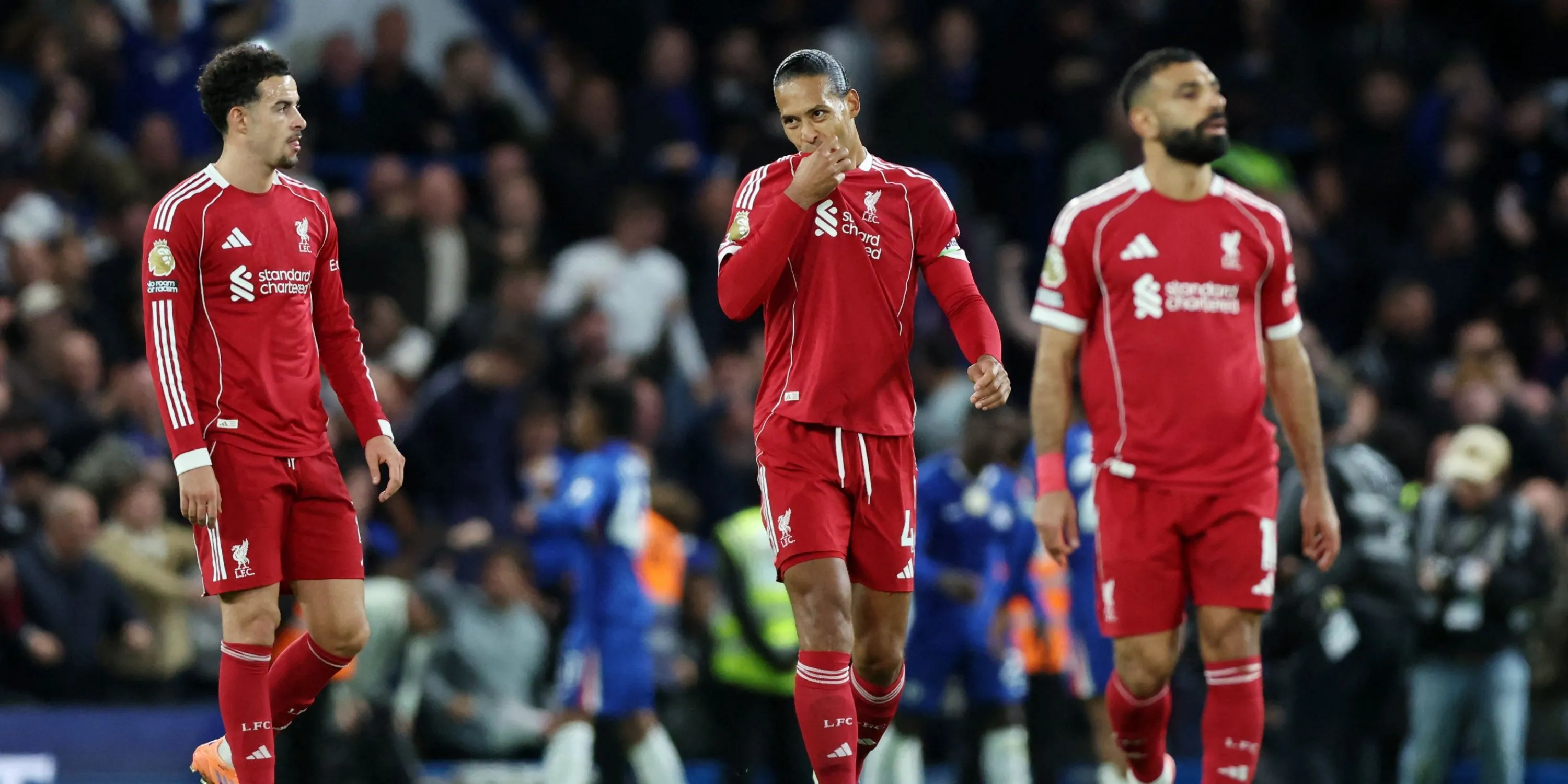 Salah và Van Dijk biểu cảm lo lắng sau thất bại