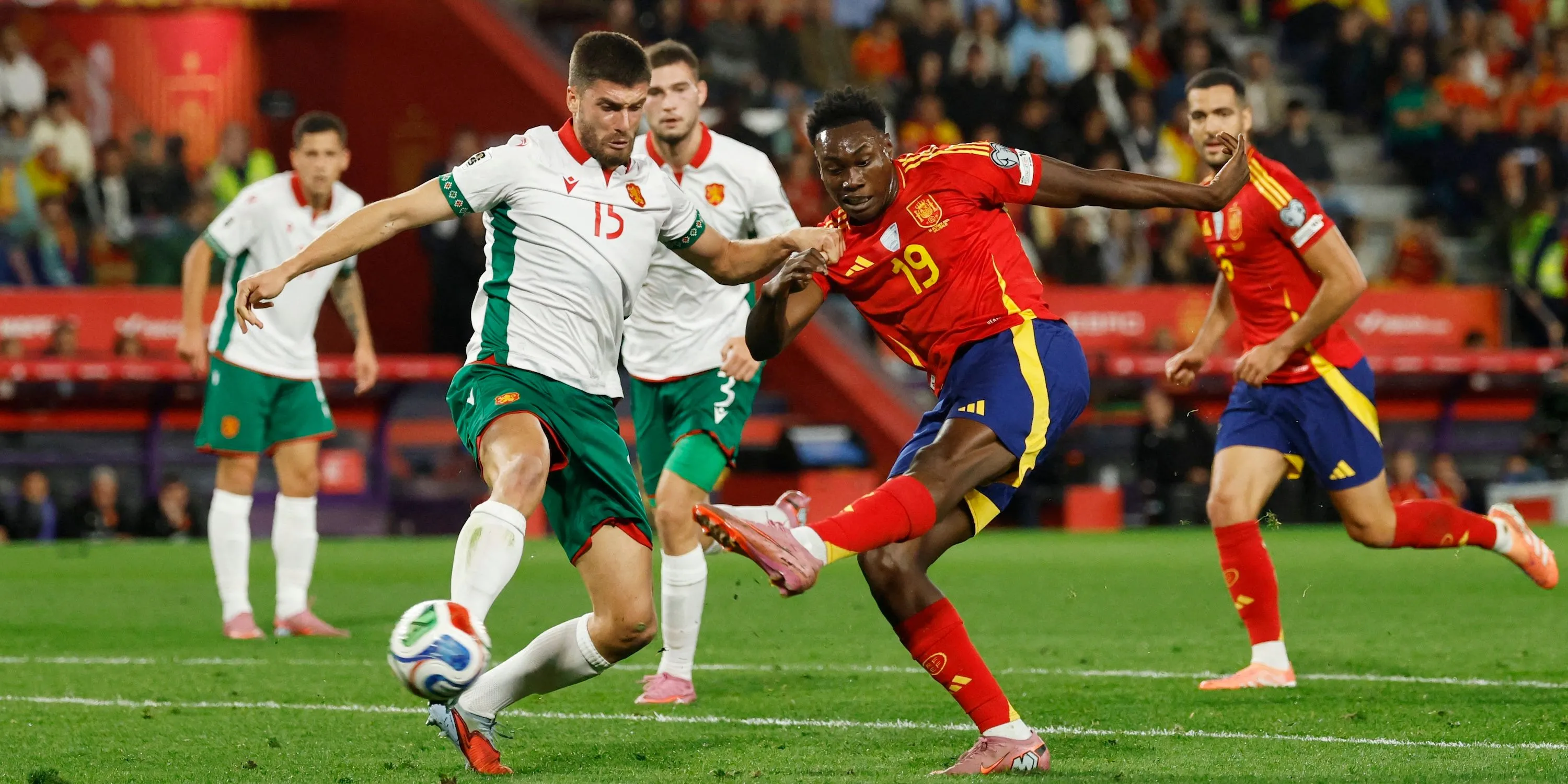 Samu Aghehowa trong màu áo Porto - tiền đạo được Newcastle theo đuổi