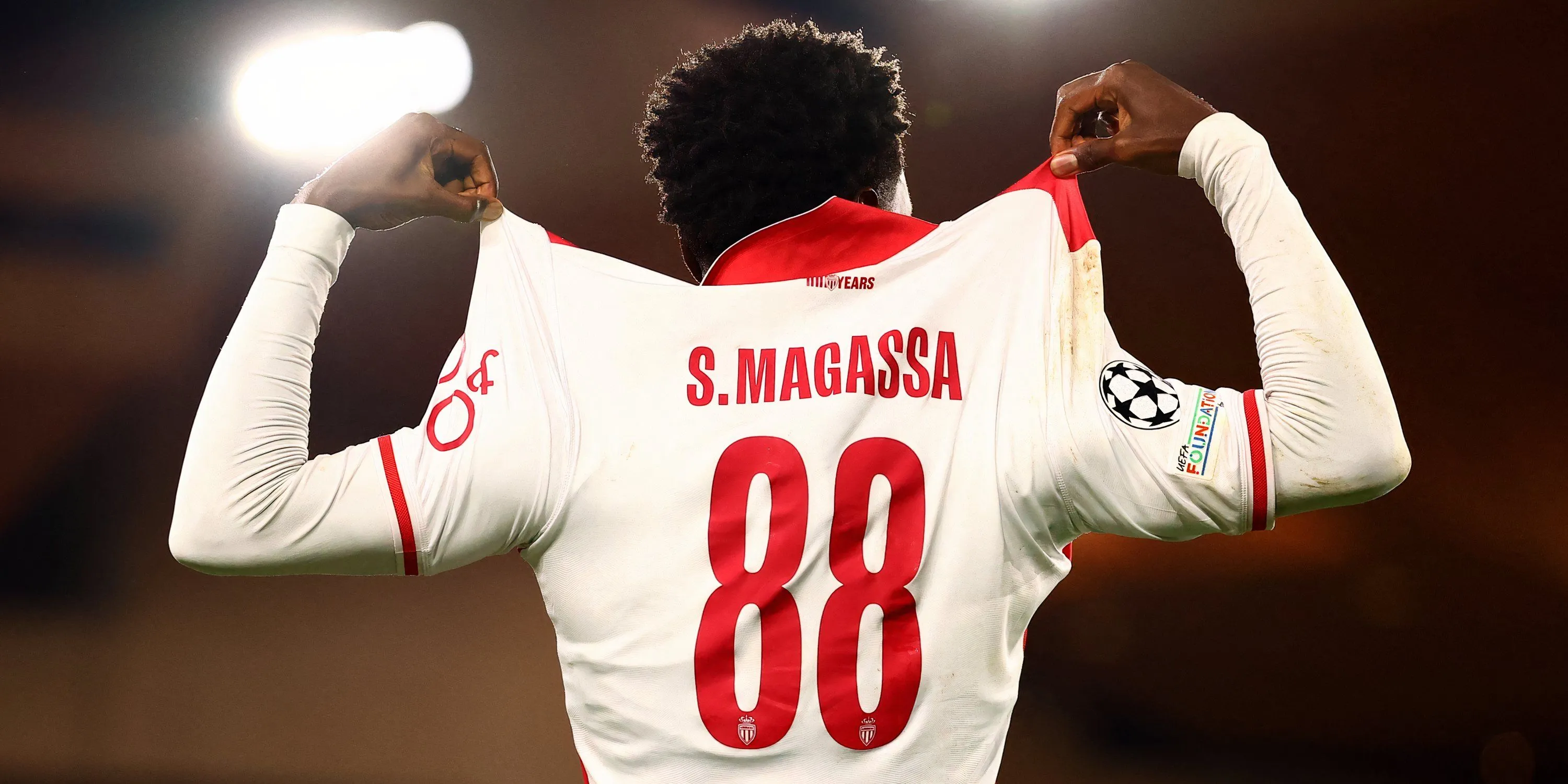 Soungoutou Magassa tranh chấp và phát động tấn công cho West Ham, bản hợp đồng mùa hè 17,3 triệu bảng