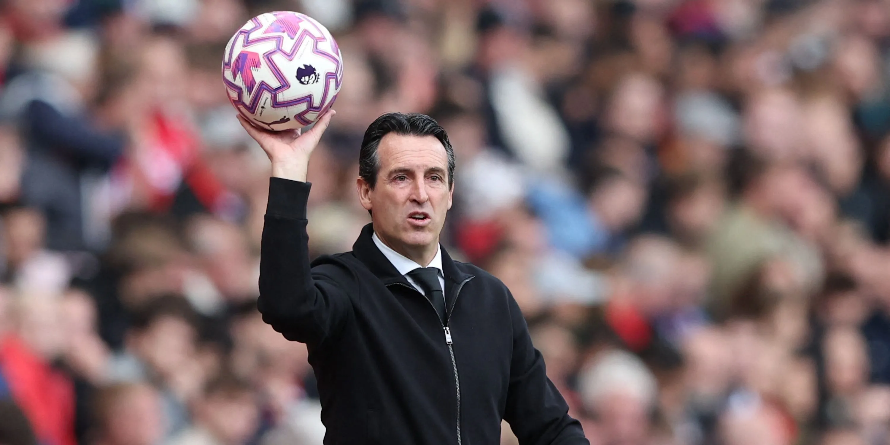 Unai Emery bắt bóng, ăn mừng sau trận Aston Villa vs Man City tại Villa Park