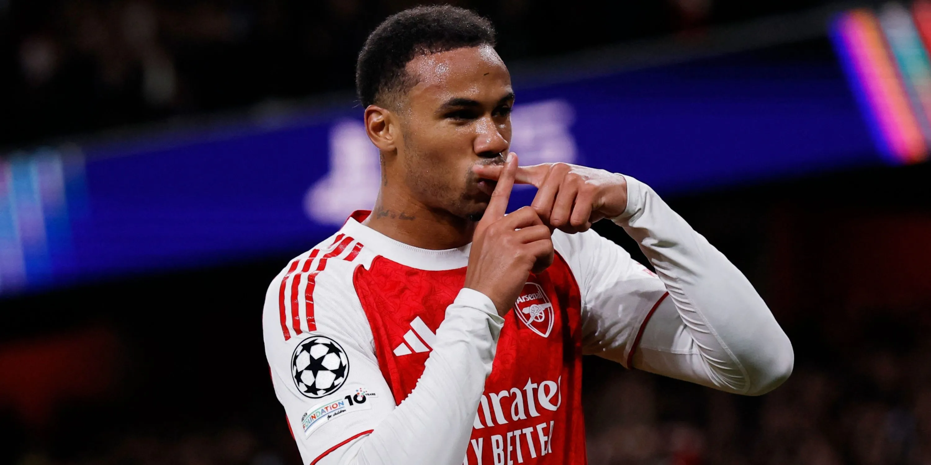 Gabriel Magalhães chơi cho Arsenal mùa giải 2025/26