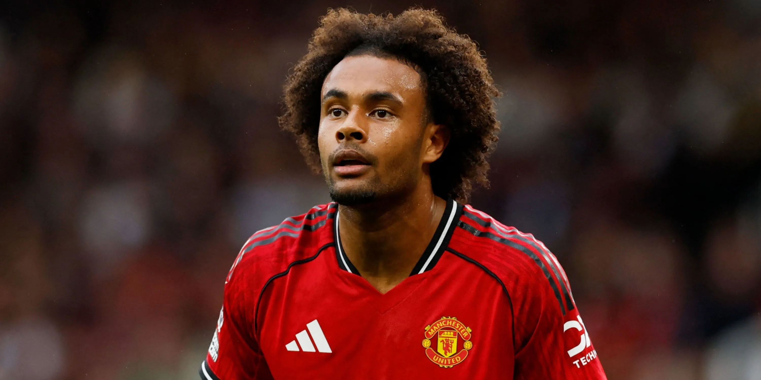 Joshua Zirkzee chơi cho Manchester United