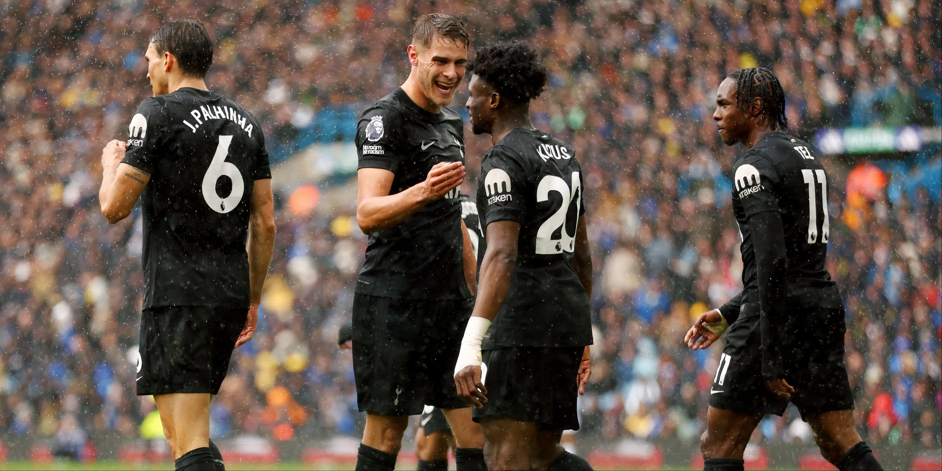 Mohammed Kudus khoác áo Tottenham thi đấu trước Leeds United tại Elland Road