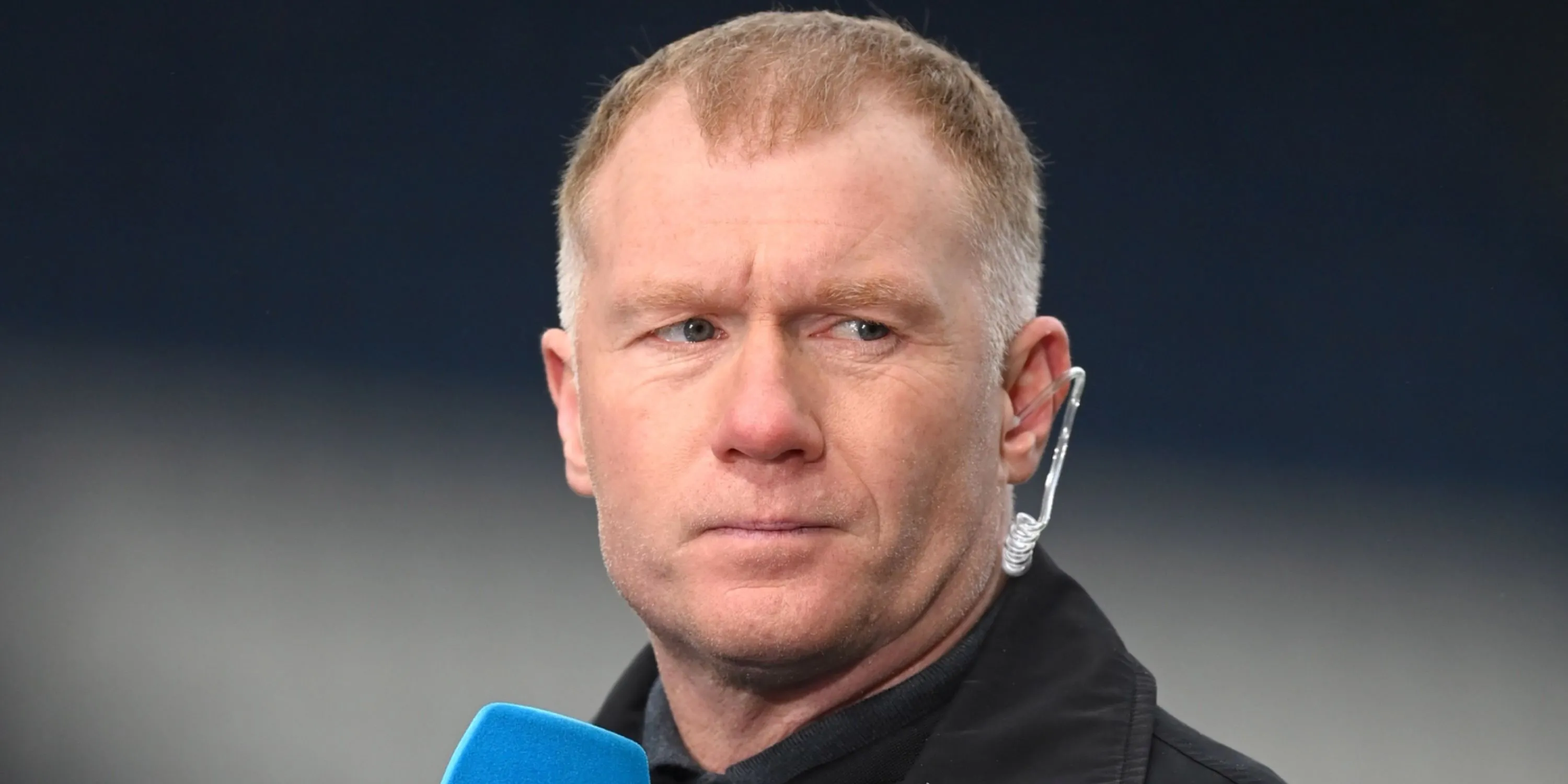 Paul Scholes trên sân thi đấu ở tuổi 43 với Royton Town, vẫn thể hiện đẳng cấp của một huyền thoại Manchester United