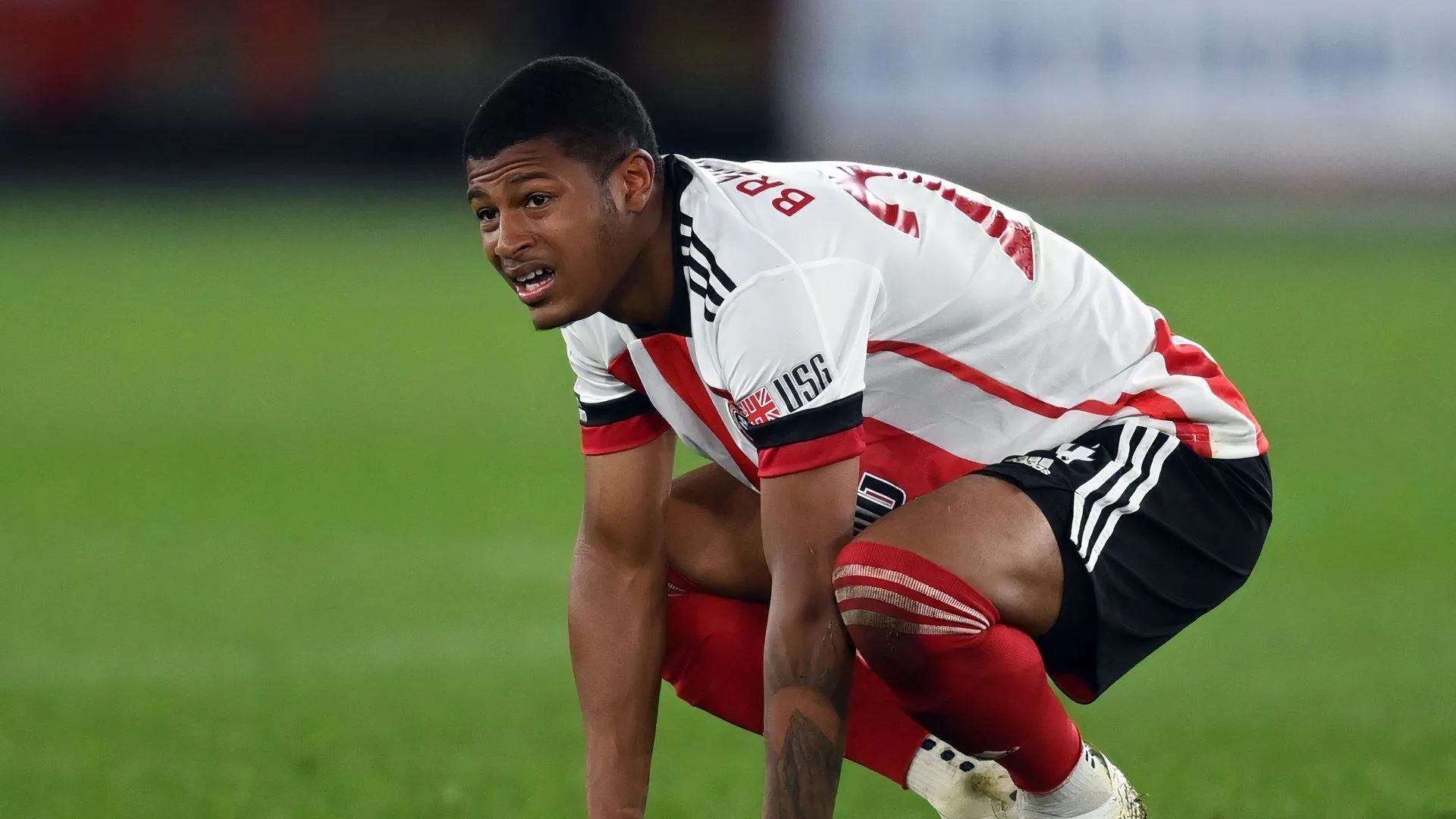 Rhian Brewster khoác áo Sheffield United thi đấu trên sân Bramall Lane