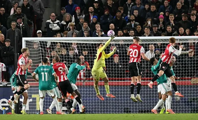 Brentford lợi hại ở các tình huống cố định, dù là ném biên hay phát góc, dưới thời HLV Keith Andrews