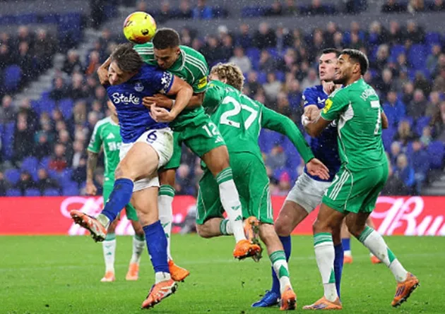 Thiaw ăn mừng bàn thắng quan trọng giúp Newcastle thắng Everton