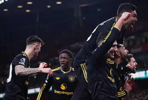 Man Utd giành chiến thắng cảm xúc trước Arsenal